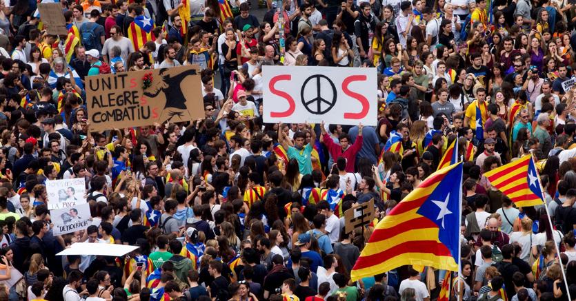 Catalogna, la sfida degli autonomisti: lunedì indipendenza e ...