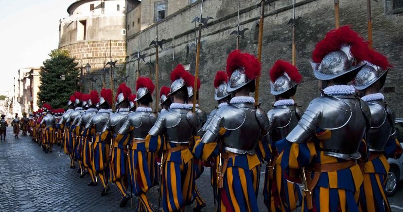 Le guardie svizzere di Papa Francesco, il più piccolo esercito del mondo (Agf)