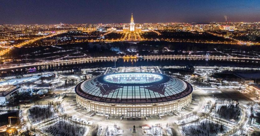 Benvenuti in Russia. Lo stadio Luzhniki di Mosca, un tempo dedicato a Lenin, ospiter la finale dei Mondiali, il 15 luglio