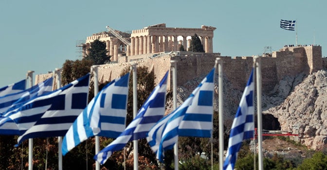 Τρόικα, απεργίες και μεταρρυθμίσεις: 10 χρόνια Ελλάδας μεταξύ κρίσης και επανεκκίνησης