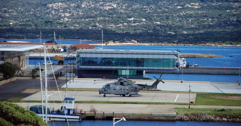 Area di interesse. Una veduta dell’Arsenale all’Isola della Maddalena, una delle strutture al centro delle valutazioni degli investitori cinesi (Ansa)
