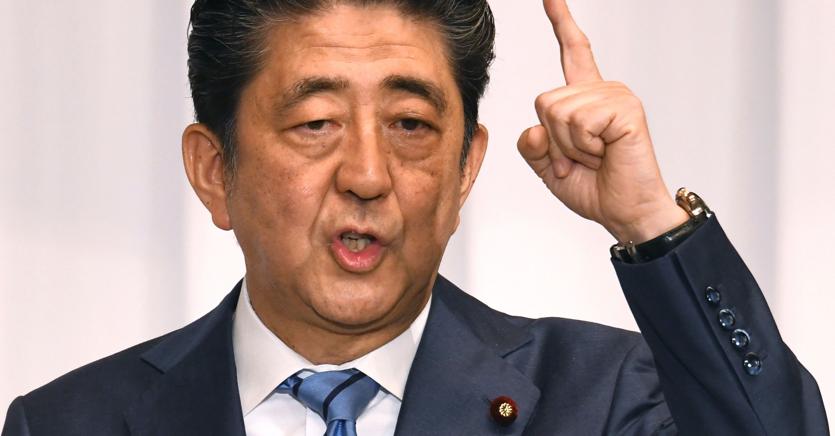 Il primo ministro giapponese Shinzo Abe (Afp)