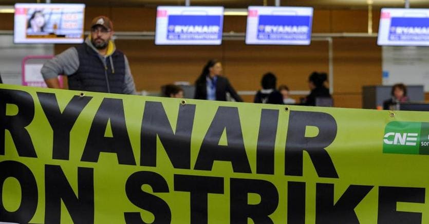 Sciopero in tutta Europa per i dipendenti Ryanair (Epa)