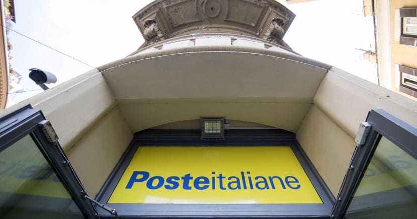 Poste italiane (Ansa)
