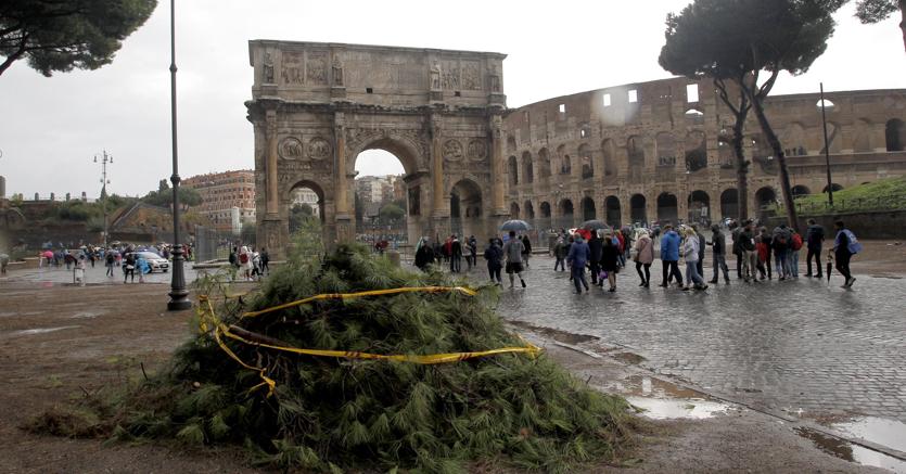 Allerta maltempo, domani scuole chiuse a Roma Allerta maltempo, domani scuole chiuse a Roma