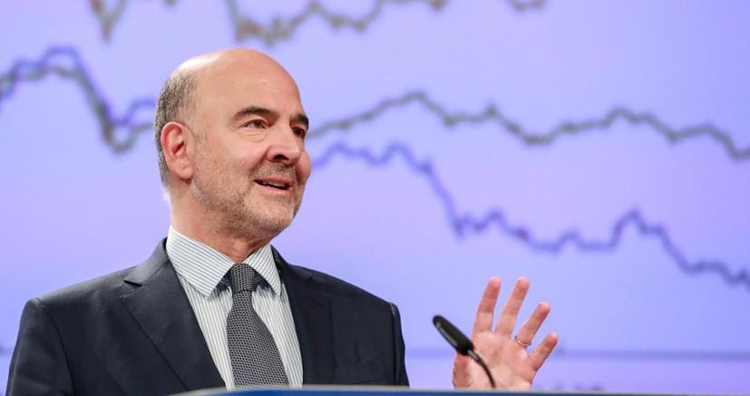 Il commissario Ue aqgli Affari economici Pierre Moscovici (Epa)