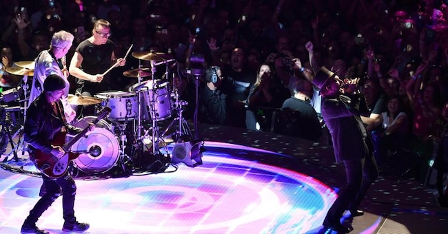 U2 a Milano, quattro date da sold out. Un emendamento in Manovra introduce i biglietti nominali per i concerti (Ansa) 