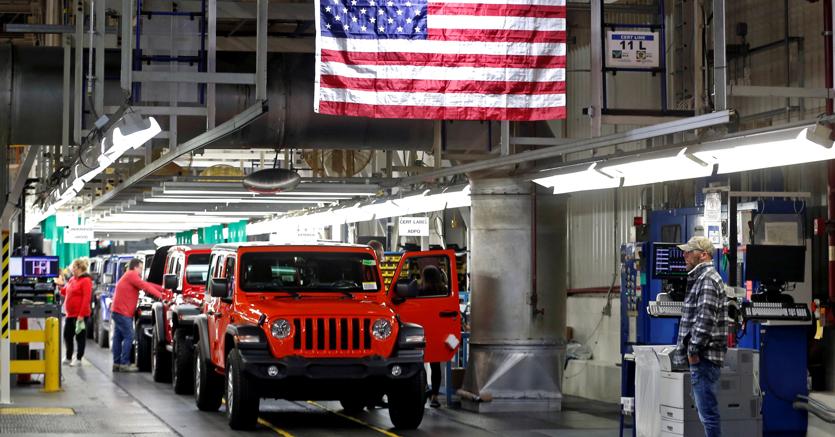 Le Jeep Wrangler  prodotto nella fabbrica Chrysler a Toledo, in Ohio (Reuters)