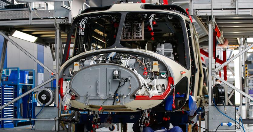 Made in Italy. La nostra quota sull’export mondiale di elicotteri è del 24,8% (nella foto Bloomberg uno stabilimento di Leonardo)