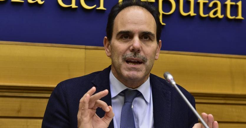 Andrea Marcucci del Pd durante la conferenza stampa (Ansa)