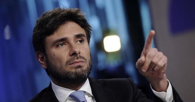 Nel 2017 Alessandro Di Battista è stato tra i firmatari della mozione M5s sul Venezuela 