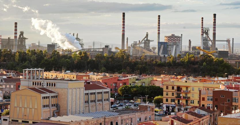L’Ilva di Taranto (Ansa)