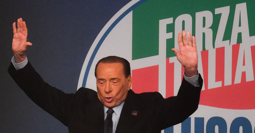 Scontro aperto dentro Forza Italia sulla successione a Silvio Berlusconi (nella foto Afp) e sulle candidature per le Europee
