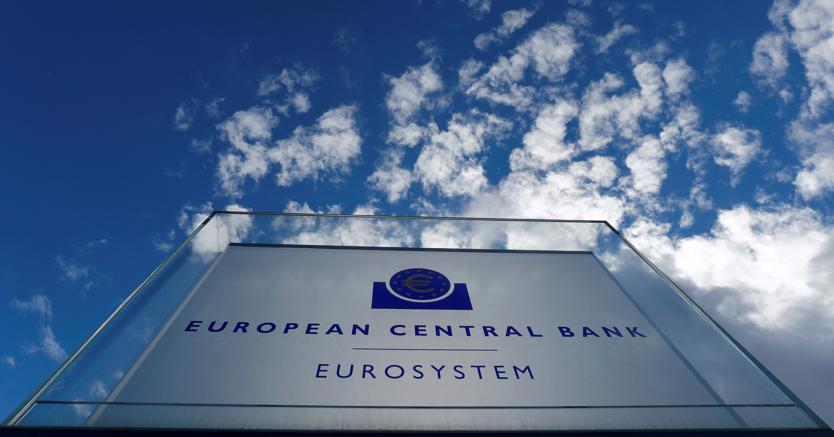 Una targa davanti alla sede della Banca centrale europea a Francoforte (Reuters)