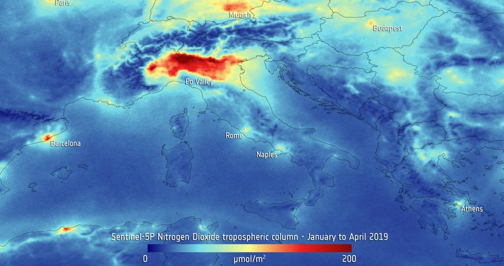 Inquinamento, foto shock: pianura padana (con smog) vista dal satellite -  Il Sole 24 ORE