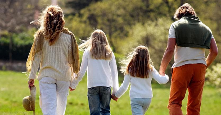 18 anni di età risalente a 24 anni