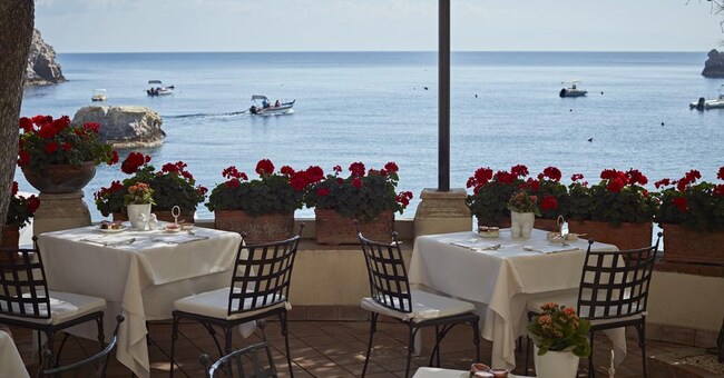 Taormina, Villa Sant’Andrea compie 100 anni - Il Sole 24 ORE