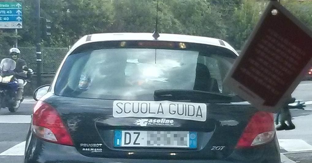 Anche le scuole guida dovranno pagare l’Iva: in arrivo rincari del 22% 