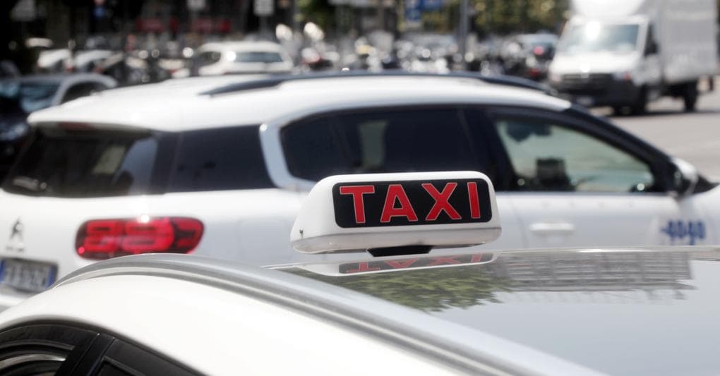 Taxi a chiamata libera e anche tramite app - Il Sole 24 ORE