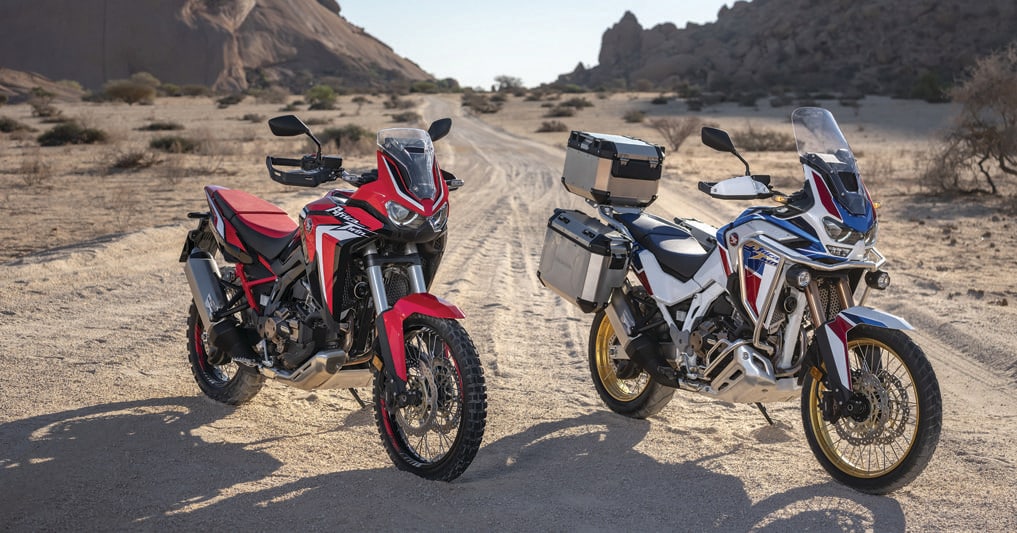 Honda Africa Twin si aggiorna nello stile, nella meccanica e nei sistemi digitali: sul cruscotto ora c'è persinoApple Car Play 