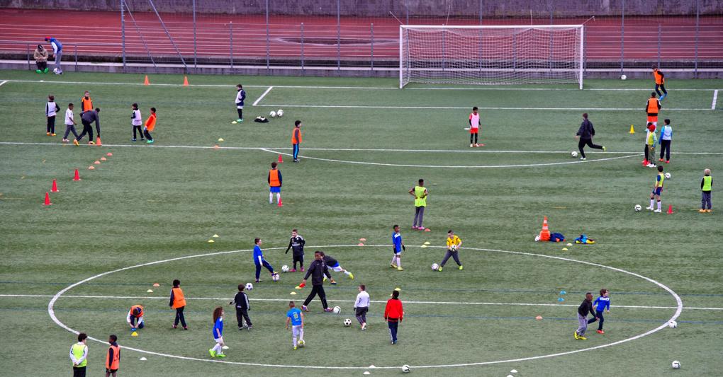 La Salute Giocando A Calcio Cosi I Mister Insegnano Ai Bimbi A Dribblare Le Malattie Il Sole 24 Ore
