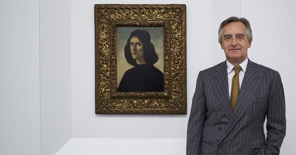 Carlo Orsi nel suo stand di Frieze Masters, accanto al dipinto di Botticelli,  il ritratto di Michele Marullo Tarcaniota che ha catturato l’attenzione di operatori  e stampa  (Alvaro Felgueroso Lobo 