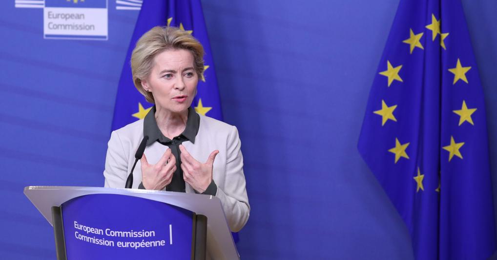 Ursula von der Leyen,  presidente della Commissione europea, durante la conferenza stampa riguardante la  “Green New Deal” per combattere i cambiamenti climatici. (Foto di Aris Oikonomou / AFP) 