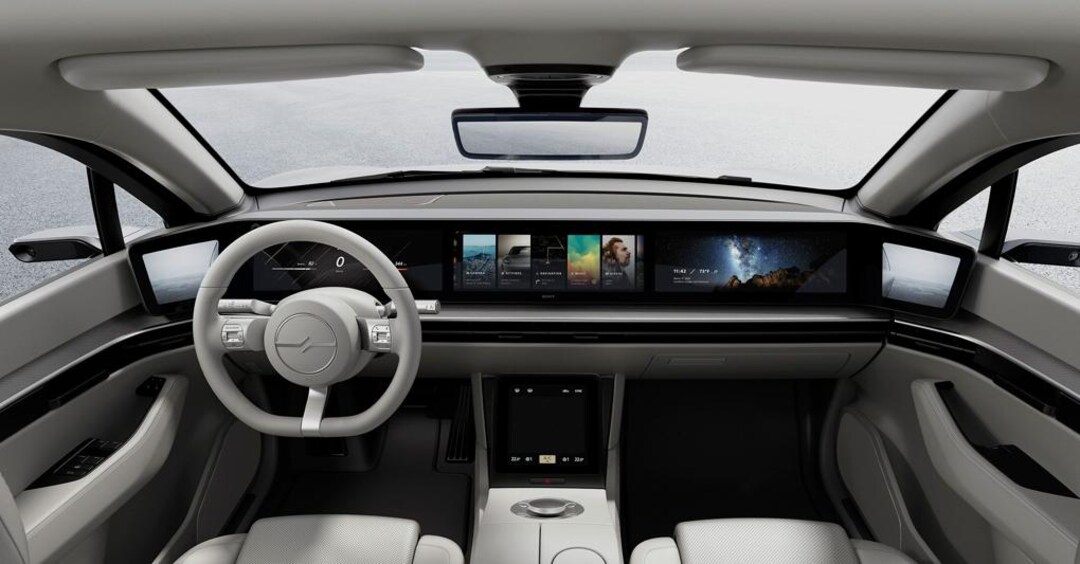 CES 2020, Aston Martin presenta uno specchietto retrovisore smart 