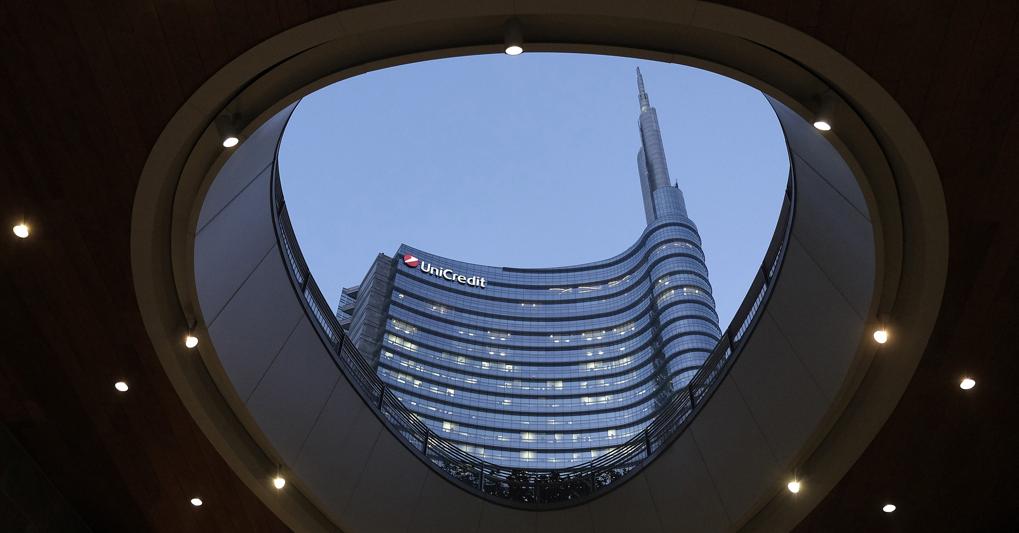 Unicredit Perdita Da 2 7 Miliardi Nel Primo Trimestre Troppo Presto Per Stime 2020 Il Sole 24 Ore