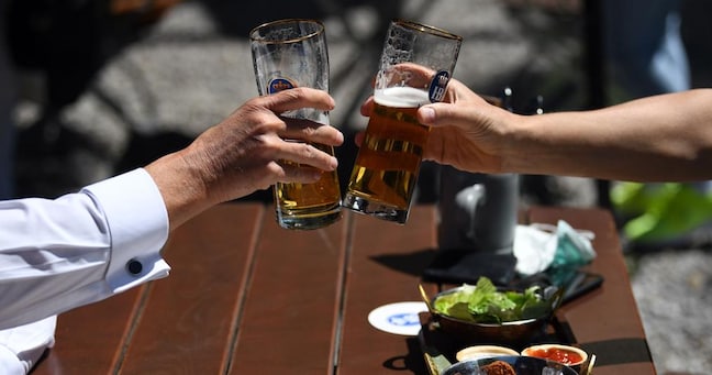 Brindisi con la birra(Reuters) 