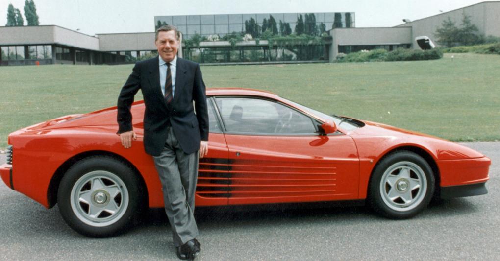 1985, Sergio Pininfarina e una Ferrari Testarossa 