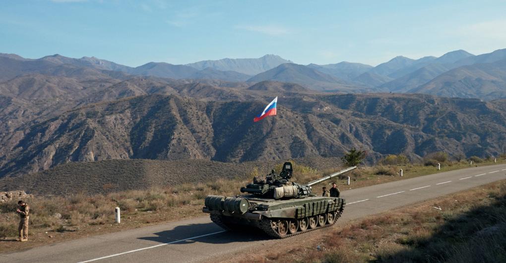 A volte ritornano. Un carro armato russo presso il confine armeno (Reuters)  