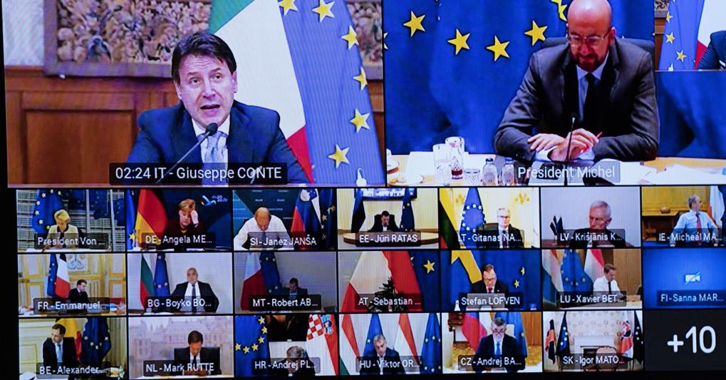 Il premier Conte e il presidente del Consiglio europeo Michel al summit Ue in videoconferenza (Ansa) 