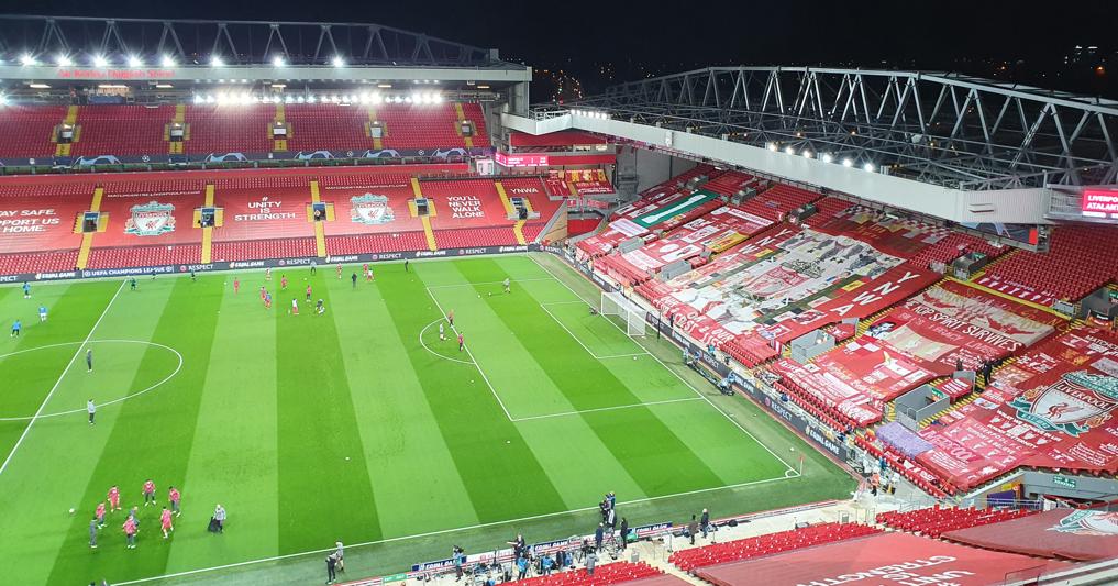 Lo stadio di Andfield Road nella partita Liverpool-Atalanta 