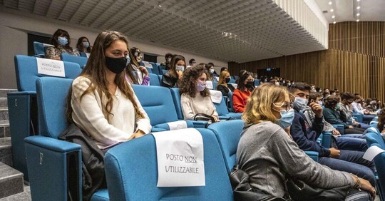 Corsi Esami Lauree Prove Di Riapertura All Universita Il Sole 24 Ore