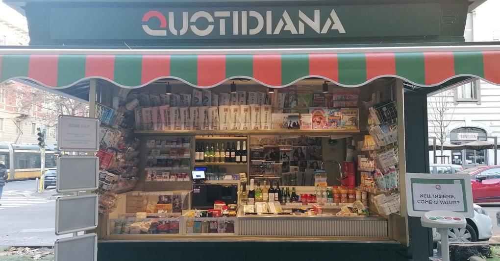 La prima edicola-market Quotidiana a Milano  tra via Bocconi e viale Bligny 