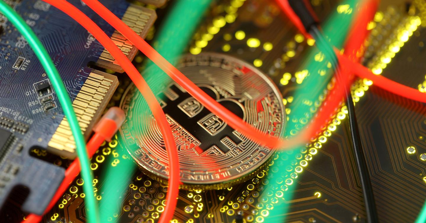 Bitcoin sulle montagne russe, così il mercato cerca le contromisure