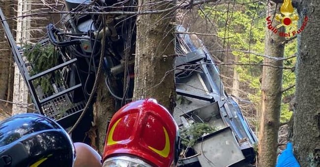 Il forchettone avvistato nelle foto scattate dai vigili del fuoco