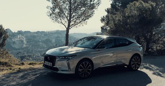 DS 4, quanto costa e come è fatta la berlina compatta del ...