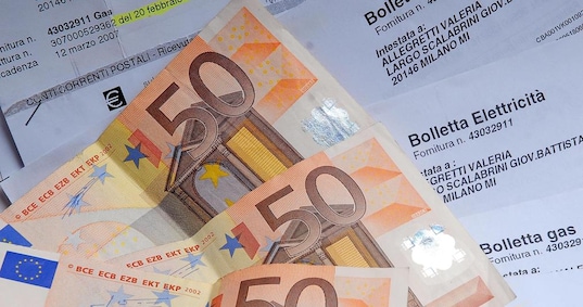 Bollette, la stangata dell'energia: +9,9% l'elettricità e +15 ...