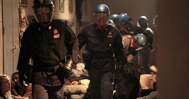 Una scena del film «Diaz» di Daniele Vicari (2012)