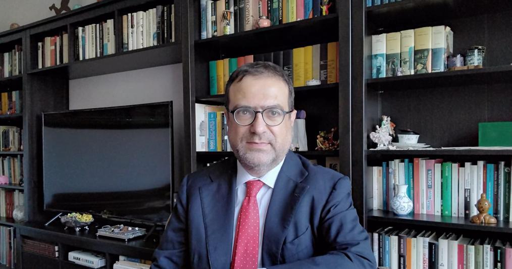  Innocenzo Genna , riurista esperto nella normativa europea del digitale 