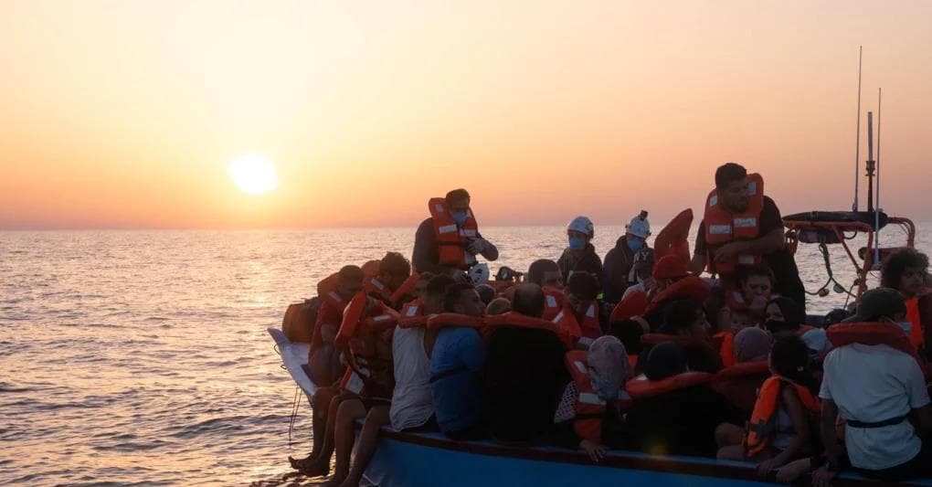 Migranti, previsti altri arrivi: 20 sbarchi in 48 ore e Lampedusa allo stremo thumbnail