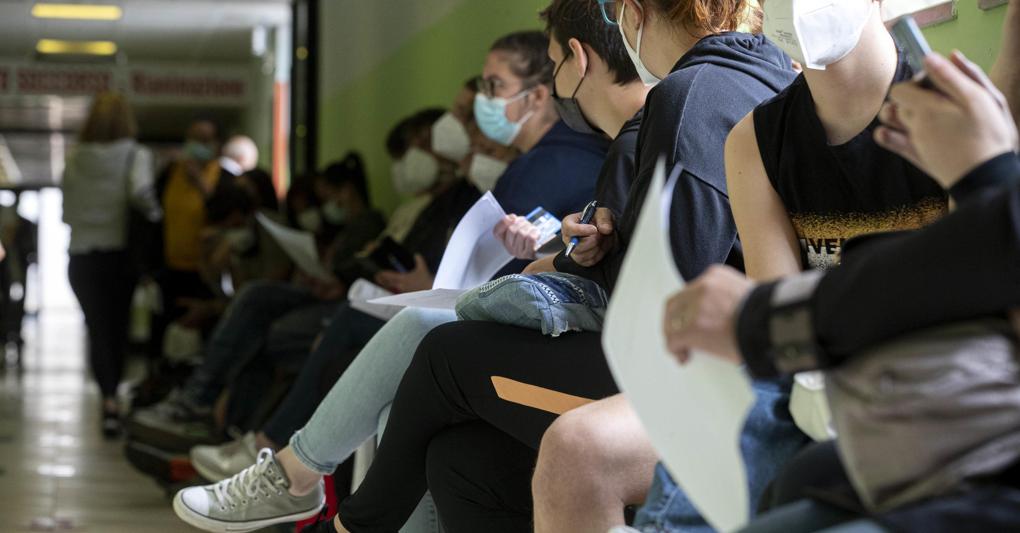 Vaccini, superata quota 80%. Ma tra gli over 50 ancora 3 milioni senza copertura thumbnail