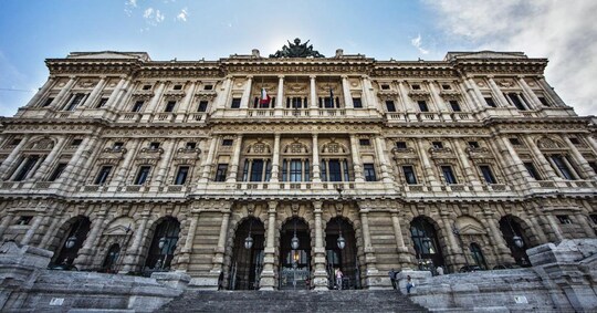 Adozione, la sottomissione al marito violento non basta per ...