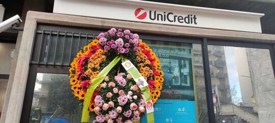 UniCredit sconsiglia ai clienti di investire in bitcoin e ...