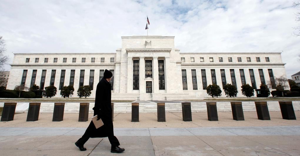 Come vanno le Borse quando le banche centrali alzano i tassi? La stori...