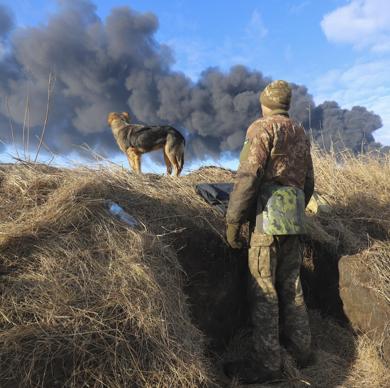 Ucraina, colloqui al confine con Bielorussia. Putin allerta le difese nucleari. Ue: milioni di rifugiati in arrivo