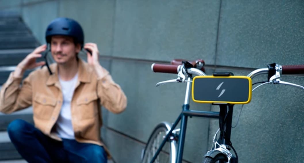 Come bloccare il telefono sul manubrio della bici 