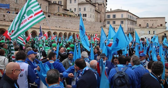Il 1° maggio si apre con tre feriti al lavoro. Mattarella: l ...